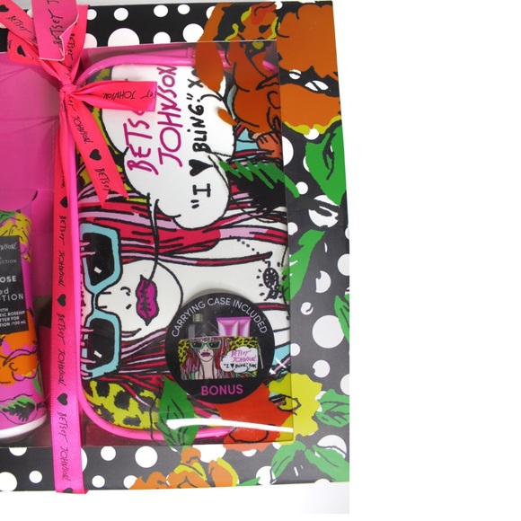 Betsey Johnson NIB Nourishing Body Care Set - Picture 3 of 5